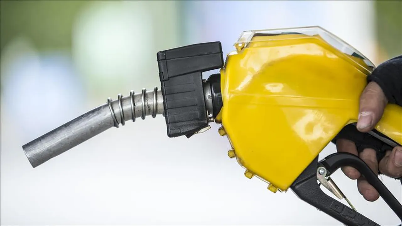 Akaryakıt fiyatı için iyi haber! Petrolde 8 hafta sonra bir ilk