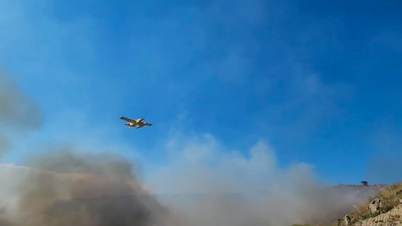 Avşa Adası'nda korkutan yangın! Ekipler seferber oldu