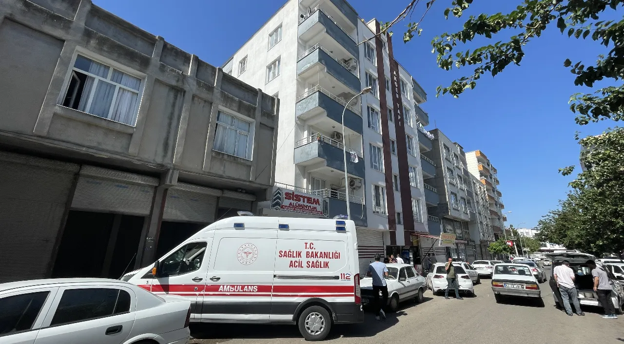 Dehşet evi! Baba yaralı, oğlu ölü bulundu