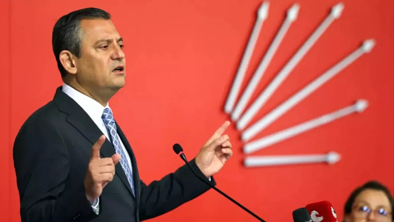 CHP'de kriz devam ediyor! Özgür Özel’in ekibi grupta pes etmiyor