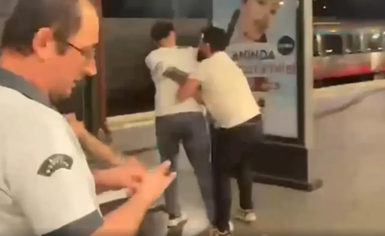 Sosyal medya bu tokadı konuşuyor! Marmara kavgasını güvenlik zor ayırdı