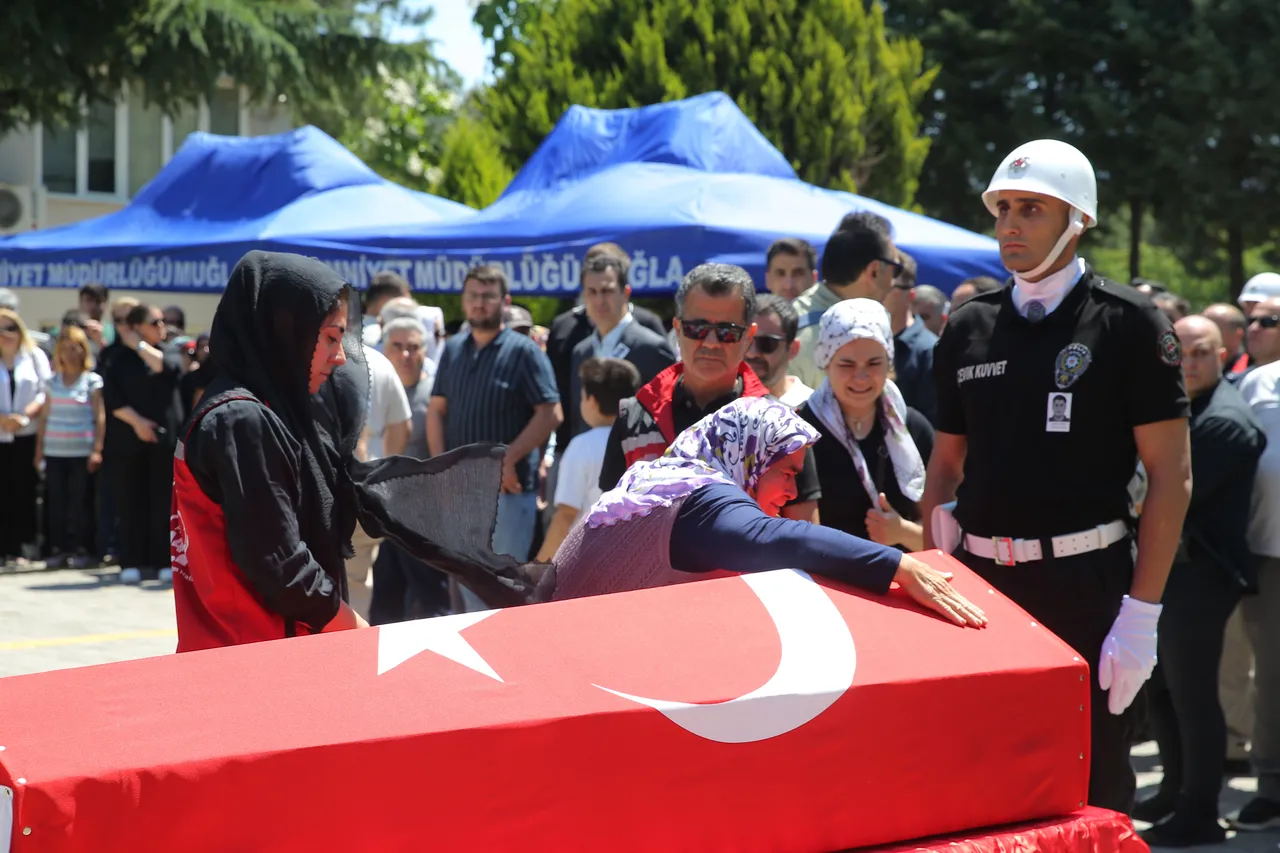 17 gün önce baba olmuş! Şehit polis Tayfun Baş’ın eşinden yürek yakan sözler: Aslan kocam, cennete gidiyorsun