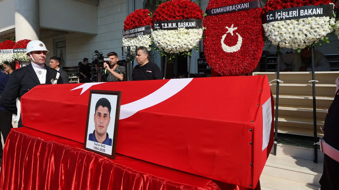 Bakan Gürlek'ten şehit polis Tayfun Baş için taziye mesajı