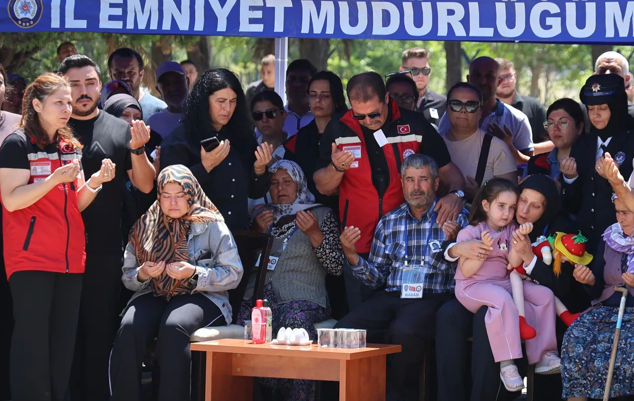 KADES ihbarına gitti, şehit oldu! Tayfun Baş gözyaşları ile defnedildi
