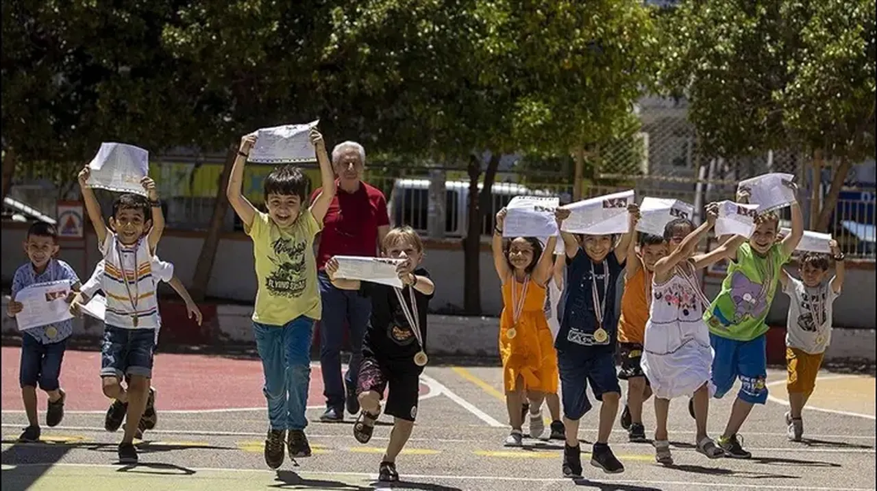 MEB 2026-2027 takvimi! Okullar ne zaman açılacak, yaz tatili ne zaman bitiyor?