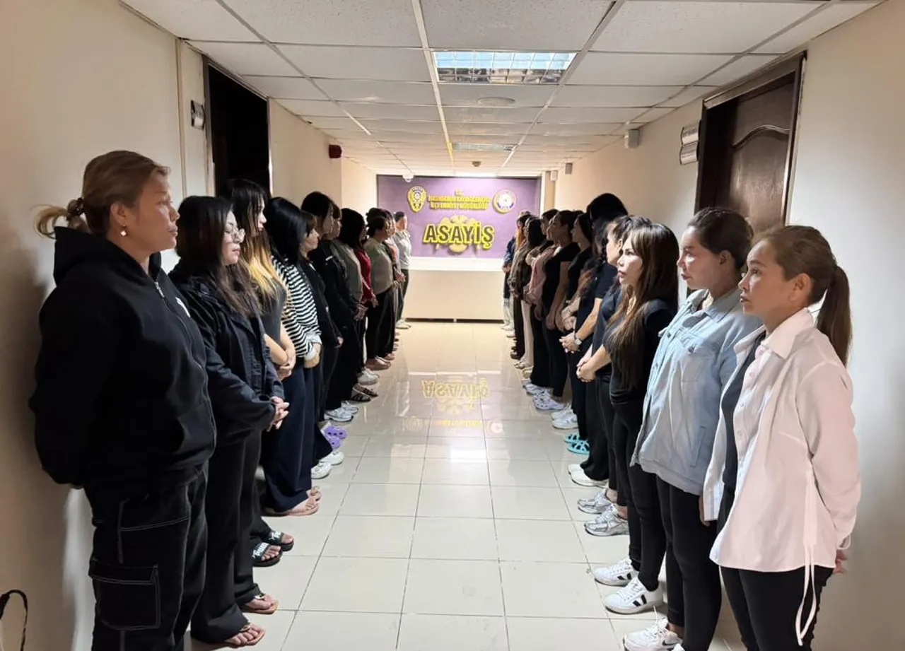 SPA ve masaj salonlarına baskın! Kaçak çalıştırılan 31 Taylandlı kadın yakalandı