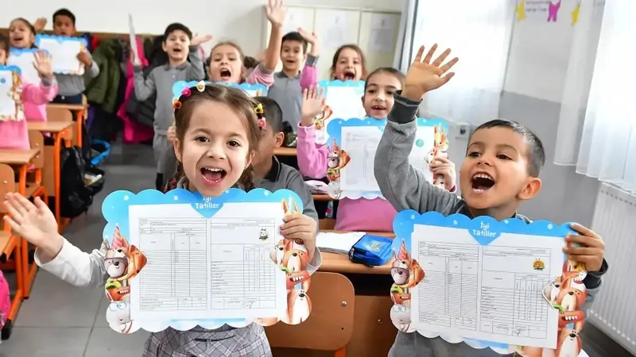 Yarın okul tatil mi, 15 Haziran okul var mı, yaz tatili ne zaman? Karne günü için geri sayım başladı