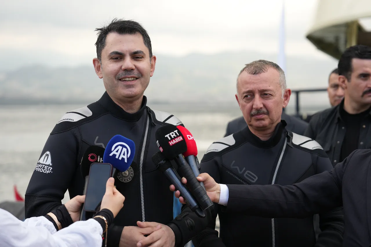 Yüzde 70’i tamamlandı! İzmit Körfezi'nden Ege'ye uzanacak… Bakan Kurum denizlere nefes aldıran projeyi su altı dalışıyla inceledi