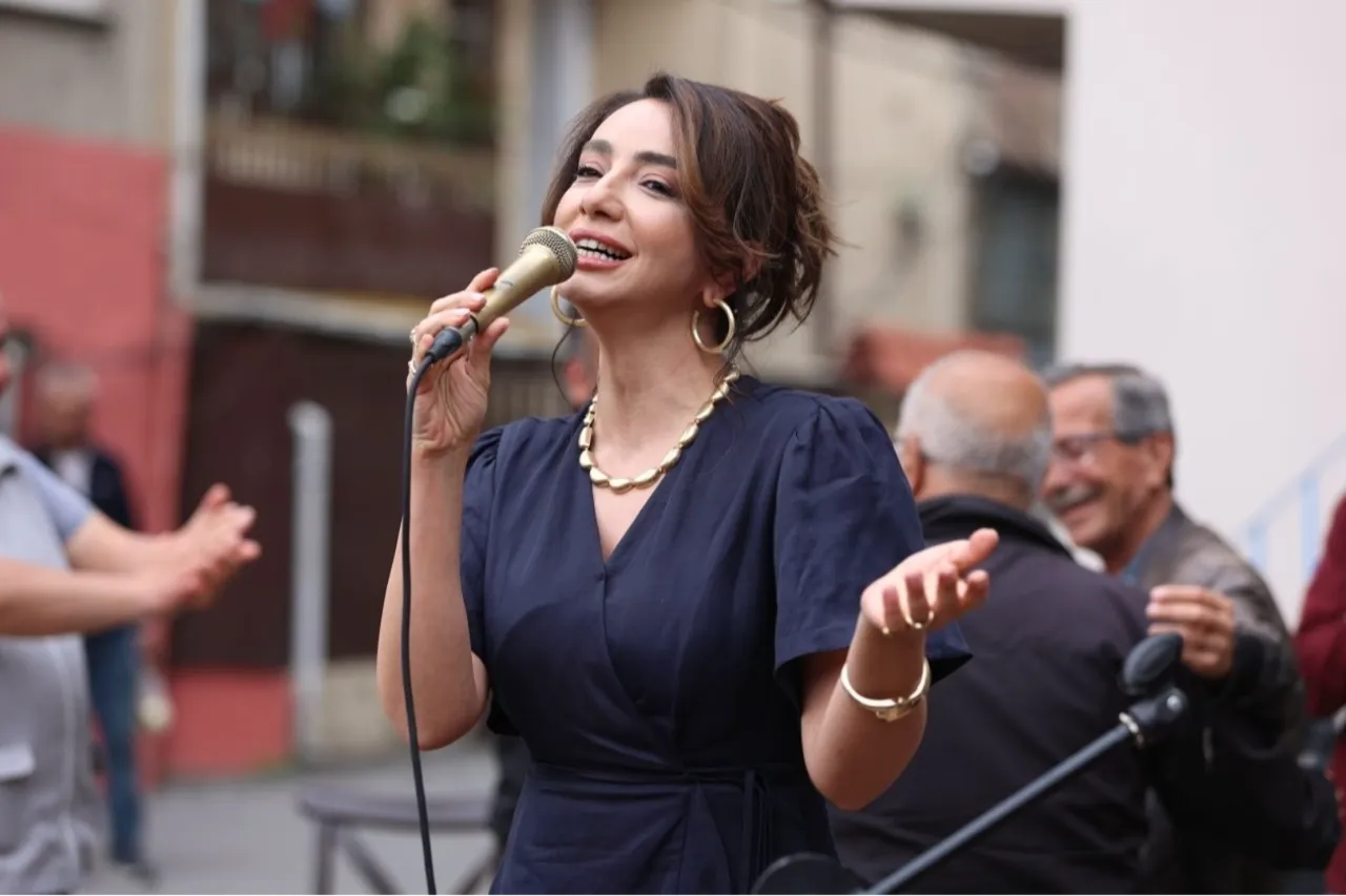 Öykü Gürman - Fahriye Toprak