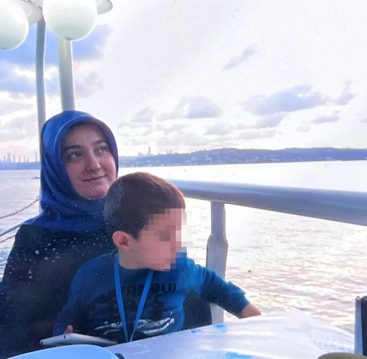Antalya’daki öğretmen dehşetinde yürek yakan görüntü! Baba-kız yan yana defnedildi