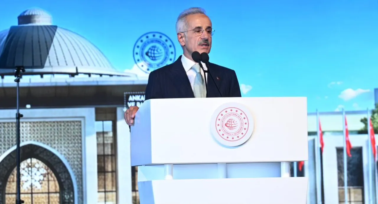 Bakan  Uraloğlu’ndan Ankara Havalimanı mesajı: Ankara diplomasi üssü oluyor!