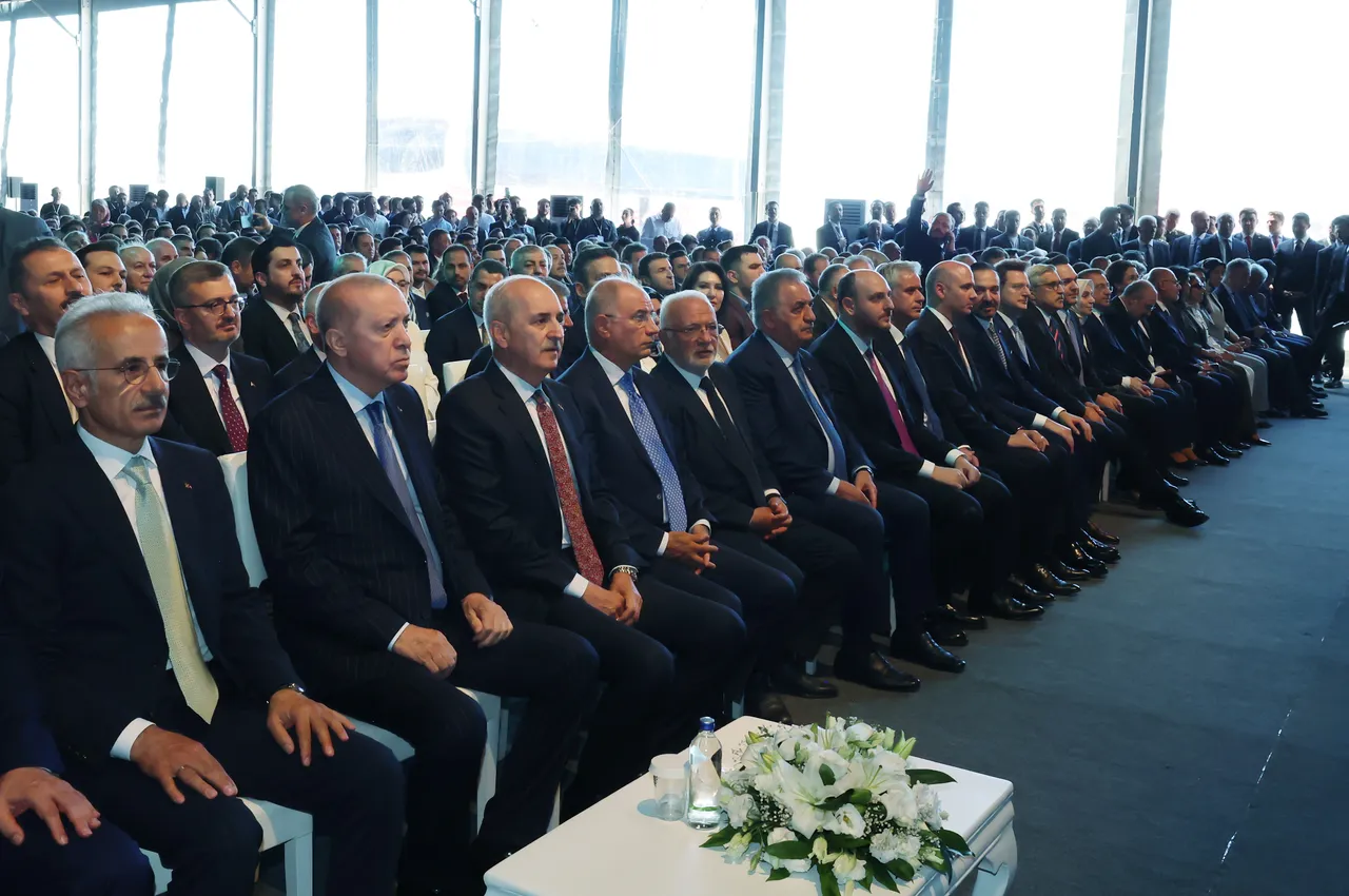 Bakan  Uraloğlu’ndan Ankara Havalimanı mesajı: Ankara diplomasi üssü oluyor!