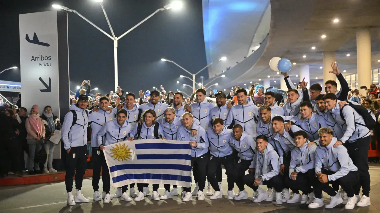 URUGUAY UÇAĞI ABD'YE İNEMEDİ