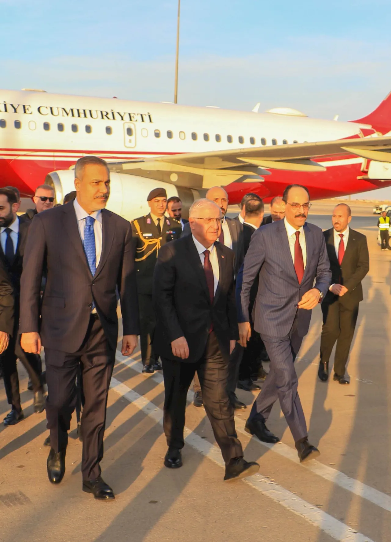 İran-ABD ateşkesinde Türkiye damgası! Ankara çıkış yolunu gösterdi: Pakistan ve İran'dan peş peşe teşekkür geldi