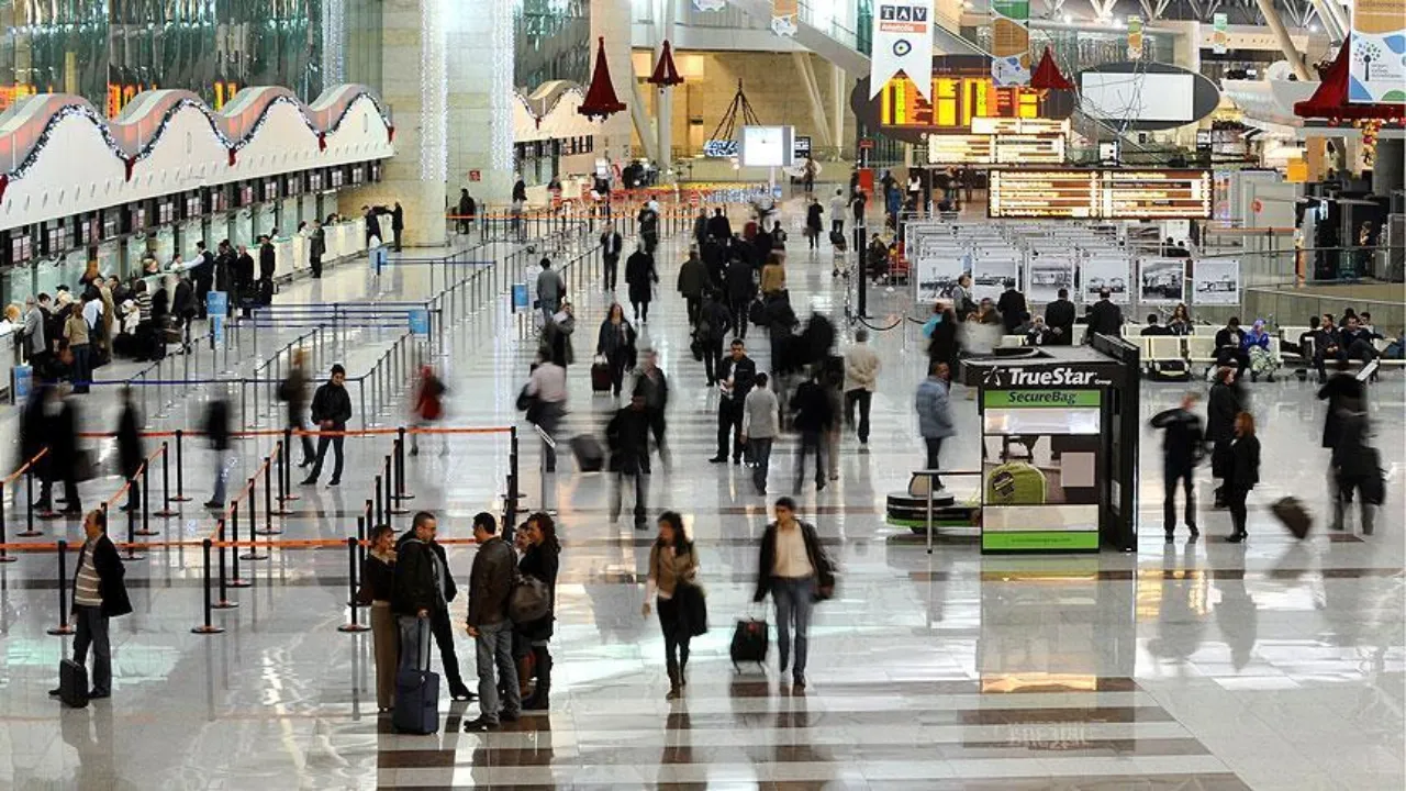 AB'den yolcu haklarına yönelik önemli gelişme! 3 saatlik gecikmeye 600 euroya varan tazminat