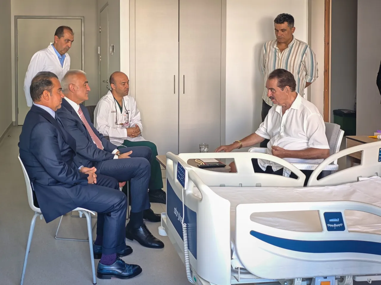 Bakan Ersoydan İbrahim Tatlısese geçmiş olsun ziyareti