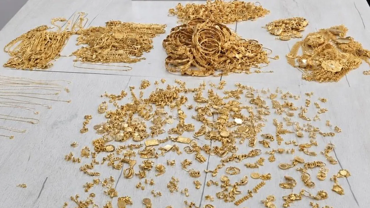 'Beyan edecek bir şey yok' dediler! Araçtan 33 milyon liralık servet çıktı