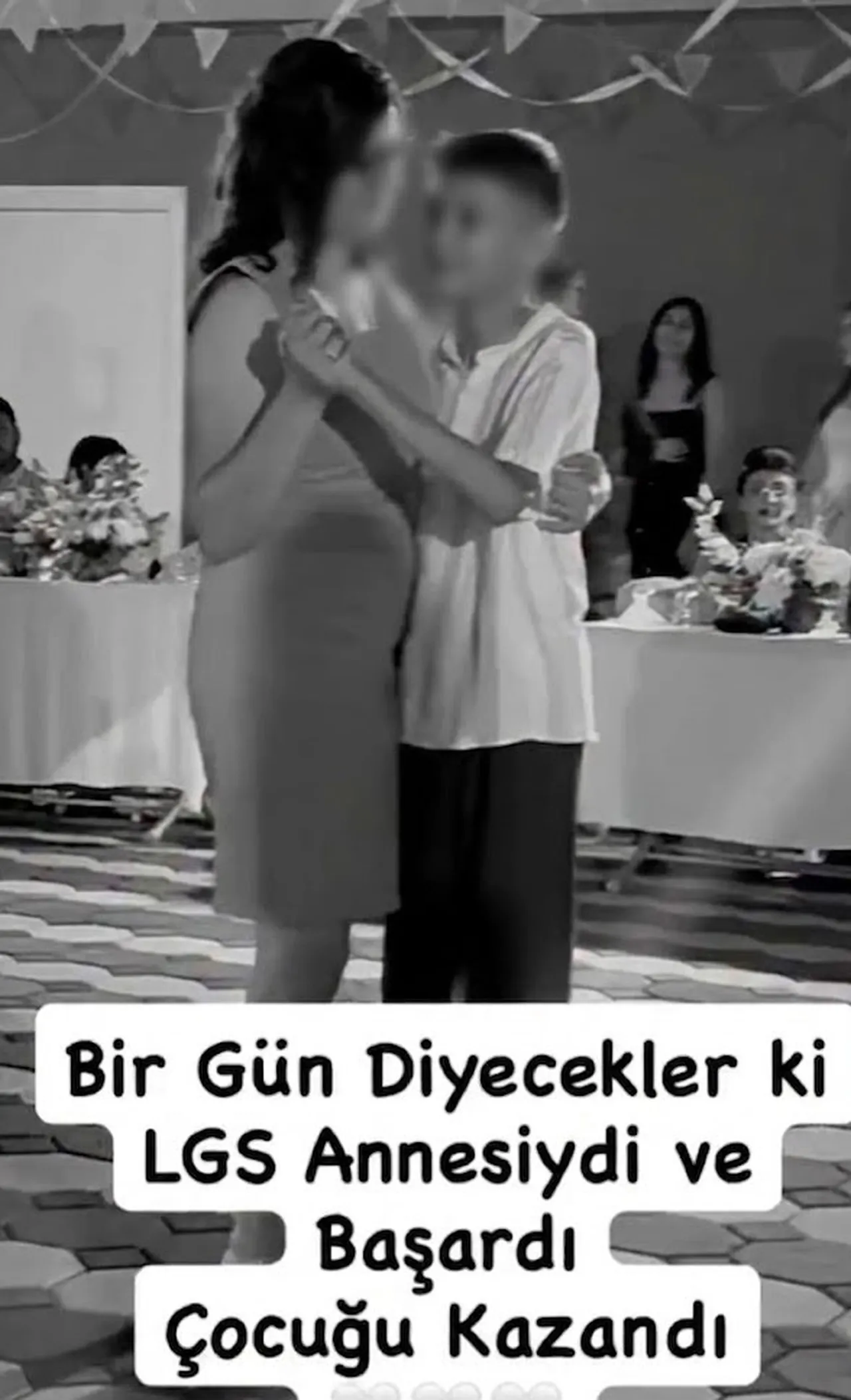 Çocuğun sınavı annenin sahnesi! LGS anneliği sosyal medyada gündem oldu