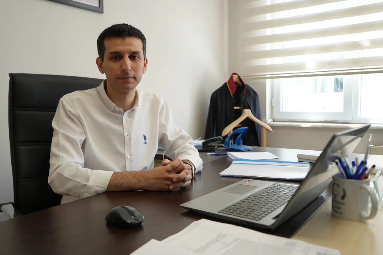 Okul önünde fermuarı açık yakalandı! O serbest kaldı, yakalayan veliye soruşturma açıldı