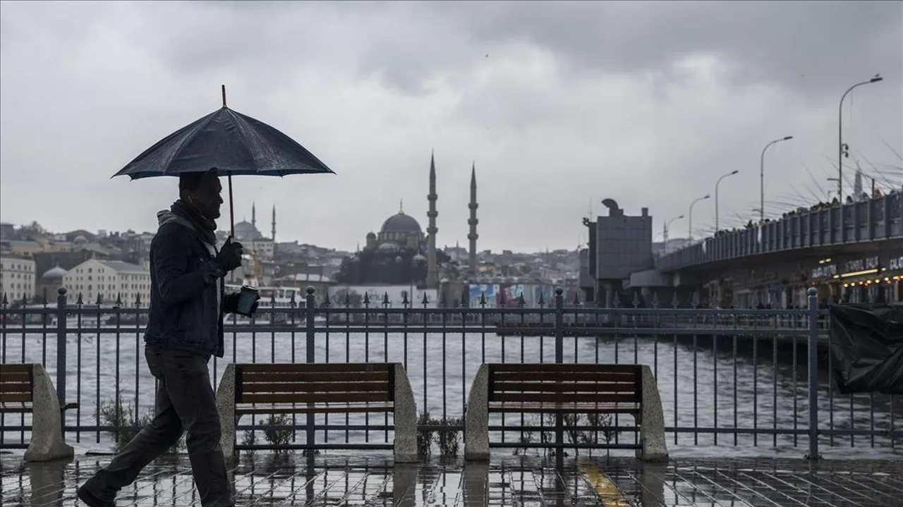 AKOM İstanbul için tarih verdi! Güneş gidiyor, kara bulutlar geliyor, sağanak yolda
