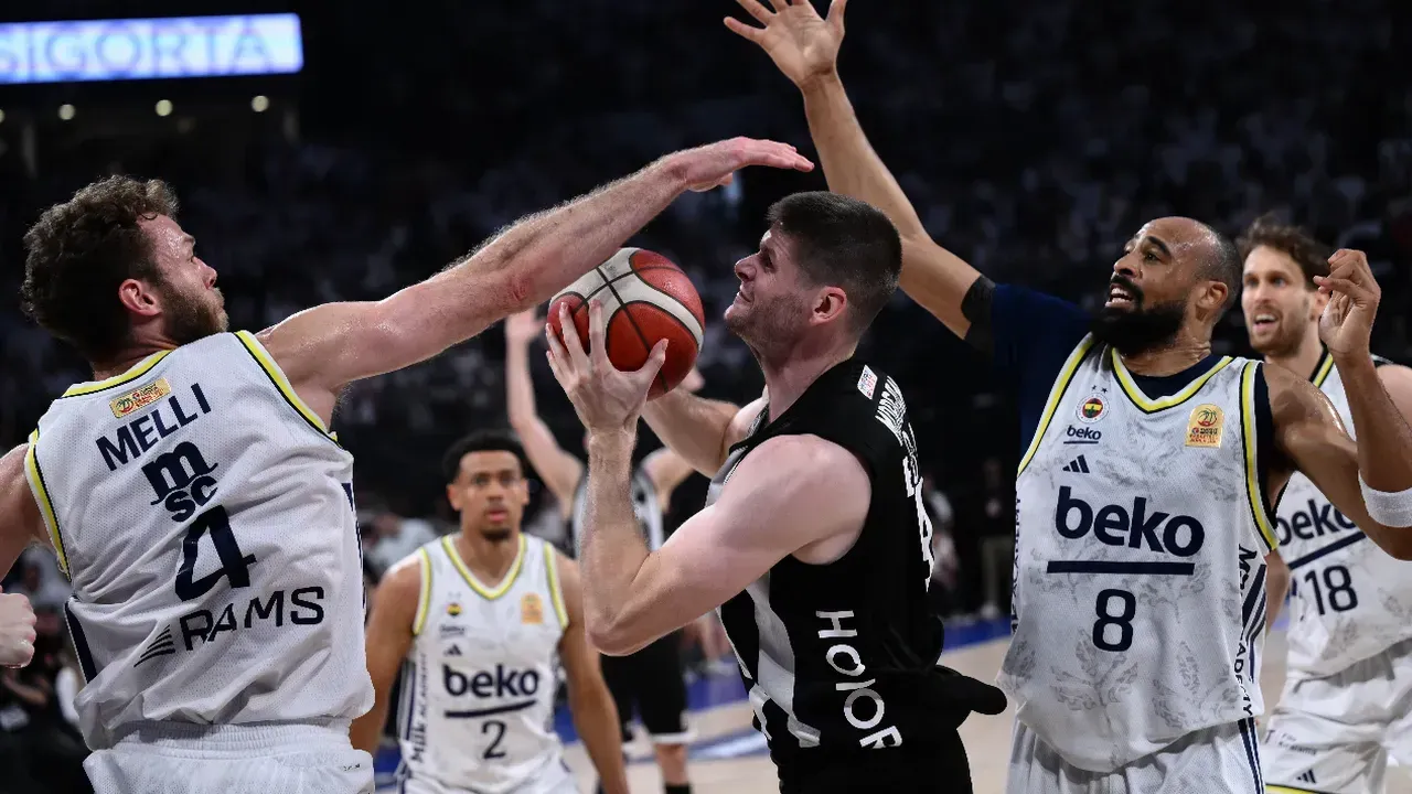 FENERBAHÇE, BEŞİKTAŞ'I DEVİRDİ