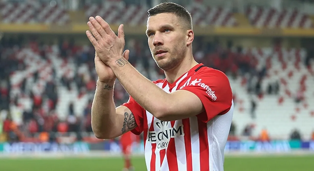 Gornik Zabrze hangi ülkenin takımı, kadro değeri ne kadar? Fenerbahçe Lukas Podolskinin sahibi olduğu Gornik Zabrze ile eşleşti