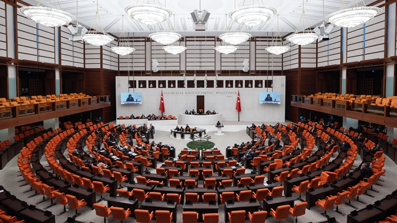 Meclis'in çalışma süresi uzatıldı! Karar Resmi Gazete'de