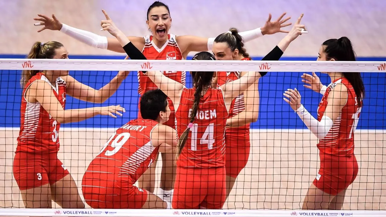 Türkiye-Belçika voleybol maçı canlı yayın hangi kanalda, saat kaçta, nerede izlenir? Filenin Sultanları VNL 2. hafta