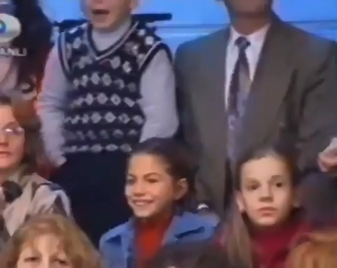 Demet Özdemir'in çocukluk videosu ortaya çıktı! Daha o yaşta sahne ışığını yakalamış