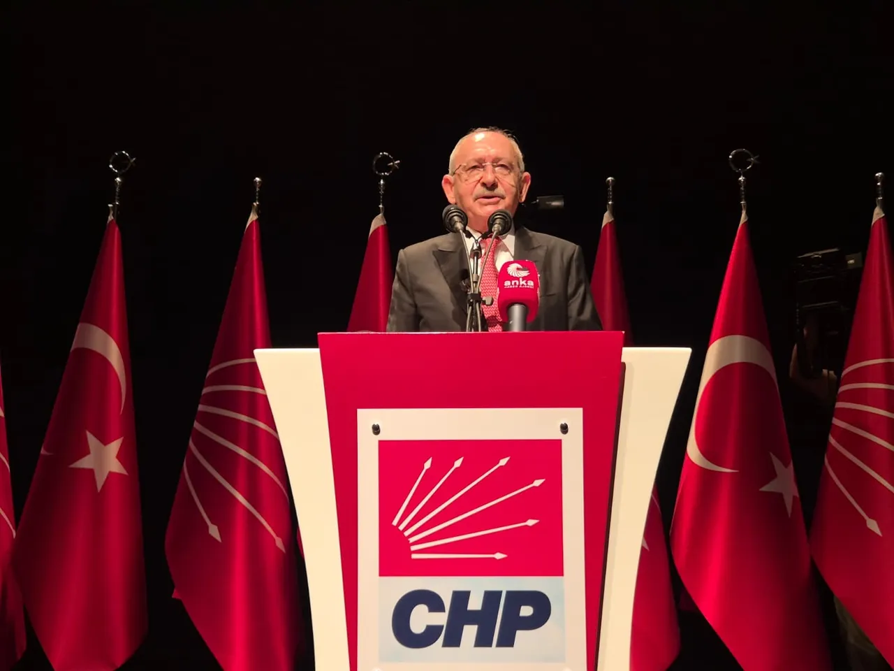 İmzalar teslim edildi, tedbir kararına itiraz yapıldı: Özel’cilerin gözü son bir umut ile YDK’da