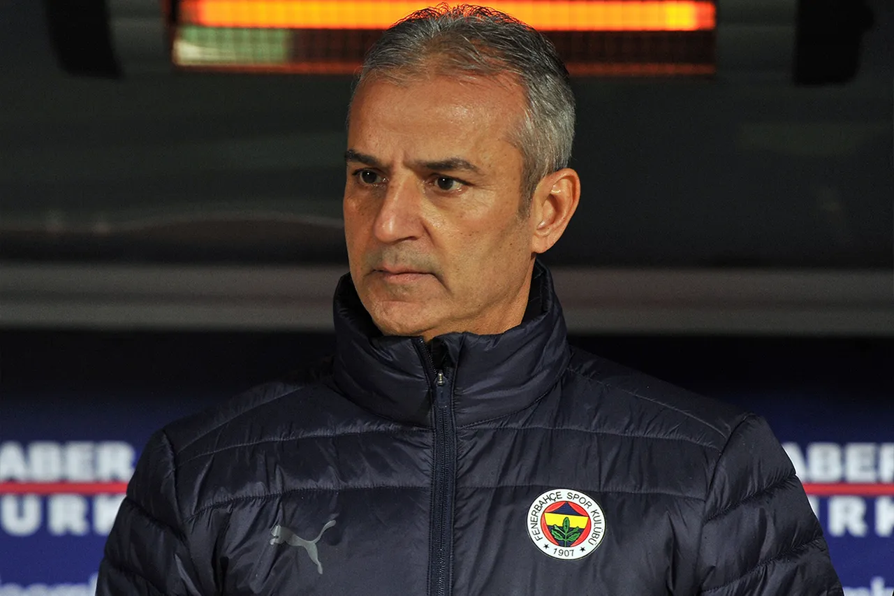 Son olarak İran'ın Persepolis FC takımında çalışan 65 yaşındaki teknik adam, yeniden Fenerbahçe'nin başarısı için ter dökecek.