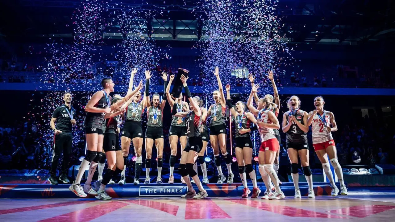 Türkiye-Fransa voleybol maçı canlı yayın hangi kanalda, saat kaçta? Filenin Sultanları VNL Milletler Ligi karşılaşması