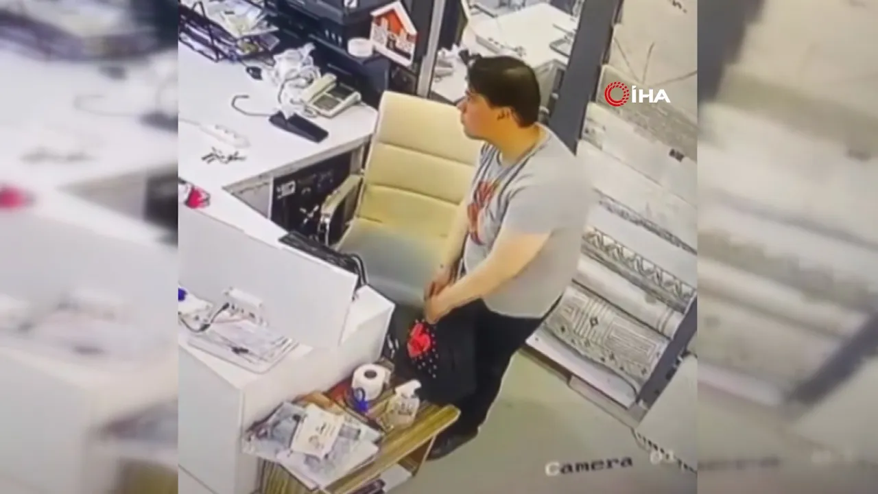 Artvin'de hırsızlık kamerada! Çaldığı çantayla kaçan şüpheli kıskıvrak yakalandı