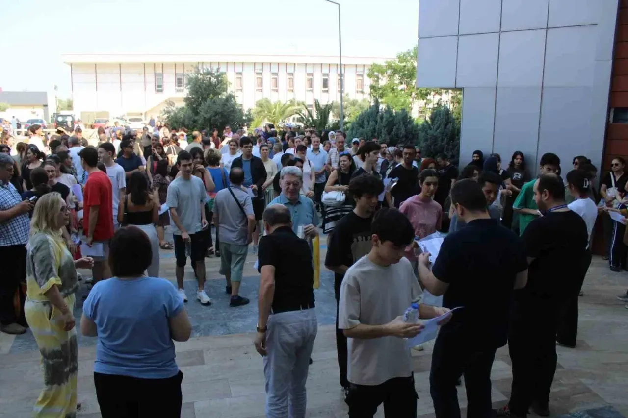 Başvuran en yaşlı aday 87 yaşında! Bu sene YKSye kaç kişi girecek 2026?