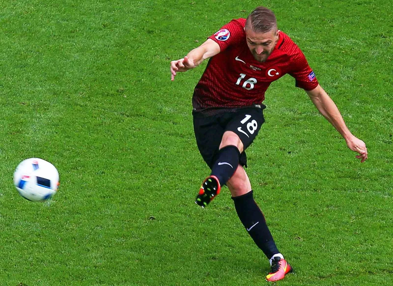 A Milli Futbol Takımı formasını 63 defa giyen Caner Erkin, 2 gol ve 11 asistlik skor katkısı verdi.