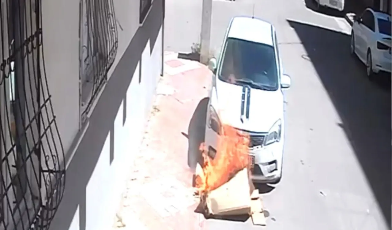 Batman'da çocukların oyunu faciayla bitiyordu! Yanan karton otomobili tutuşturdu
