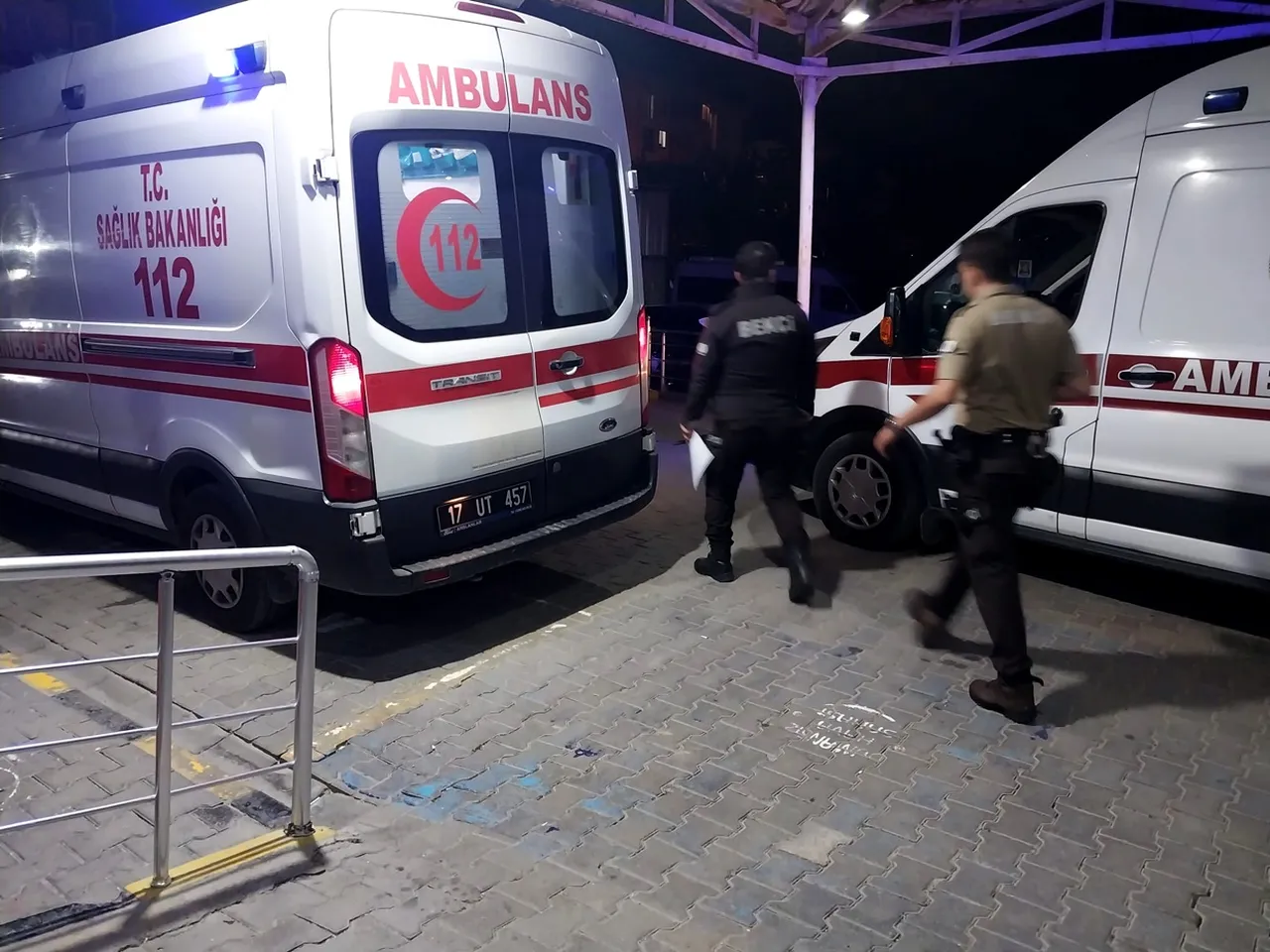 Çanakkale'de sır olay! 4'üncü kattan düşen şahıs ağır yaralandı
