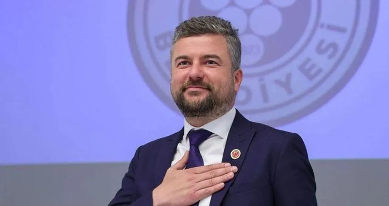 Gözaltına alınan Buca Belediye Başkanı Görkem Dumandan ilk görüntü!