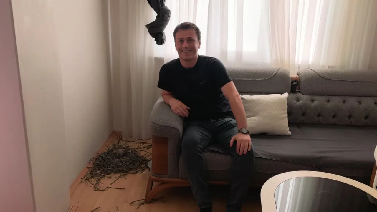 İnegöl'de yürekleri ısıtan olay! Güvercinler rahat etsin diye odasını onlara bıraktı