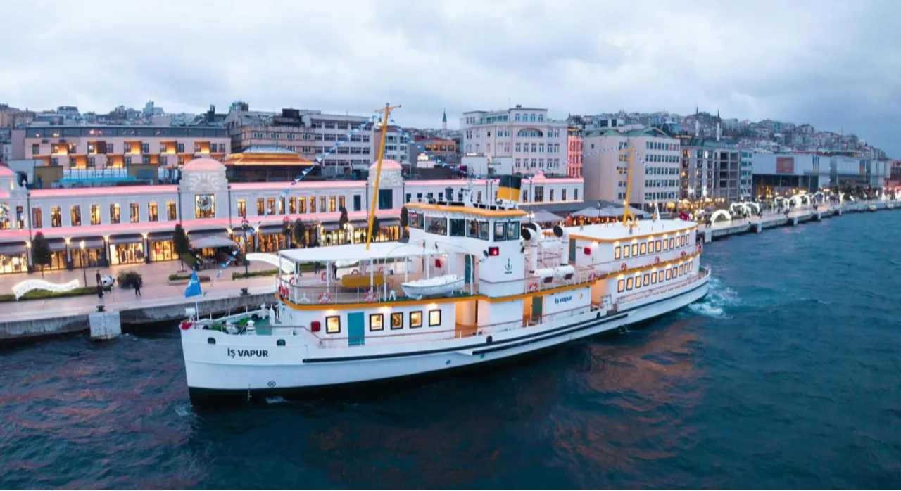 İş Sanat’tan yaz faaliyetleri... Sanatın farklı renkleri bu vapurda