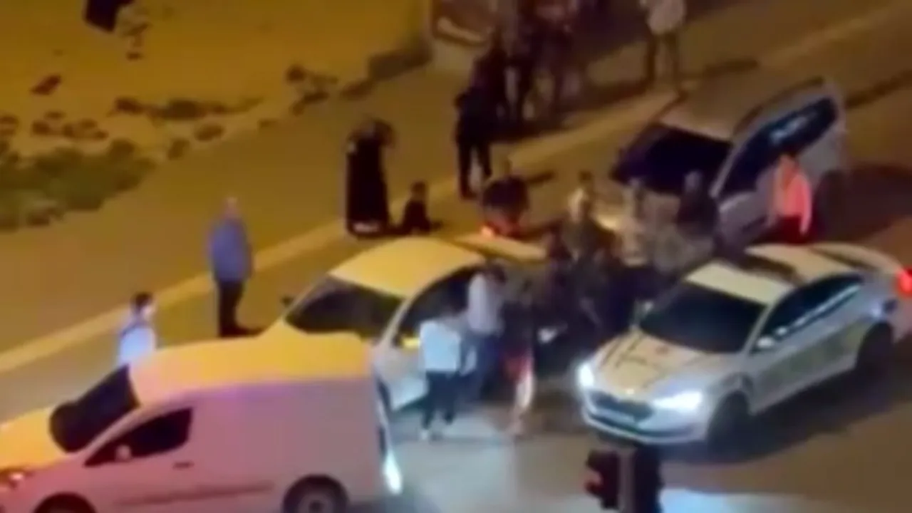 Kaza sonrası ortalık karıştı! Gaziantep'te sopalı ve bıçaklı trafik kavgası kamerada