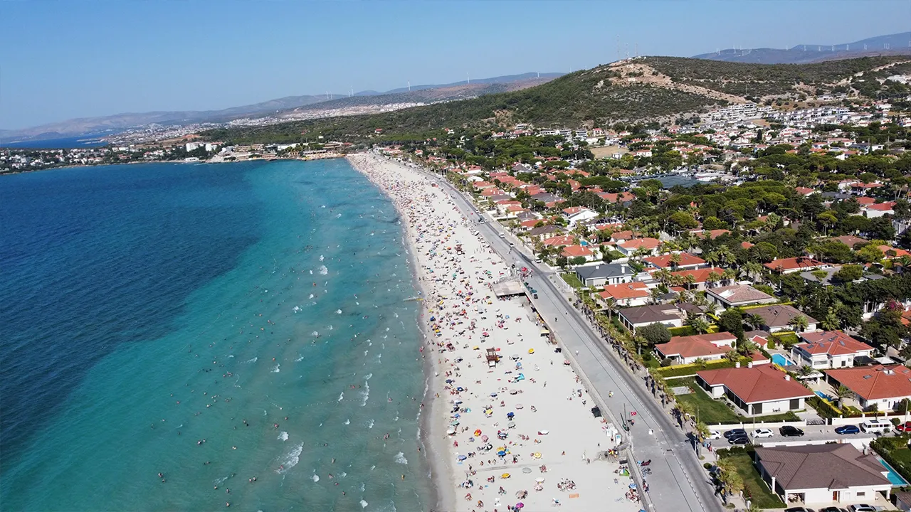 Nüfusu 1 milyona yaklaştı! 'Turizmin gözdesi' Çeşme'ye ‘bayram’ dopingi 