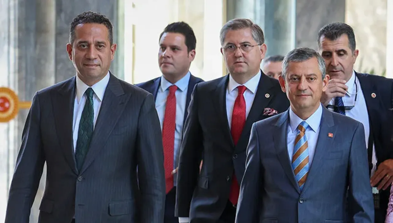 Özgür Özel ve 5 milletvekili hakkında rüşvet fezlekesi Ankara'da!
