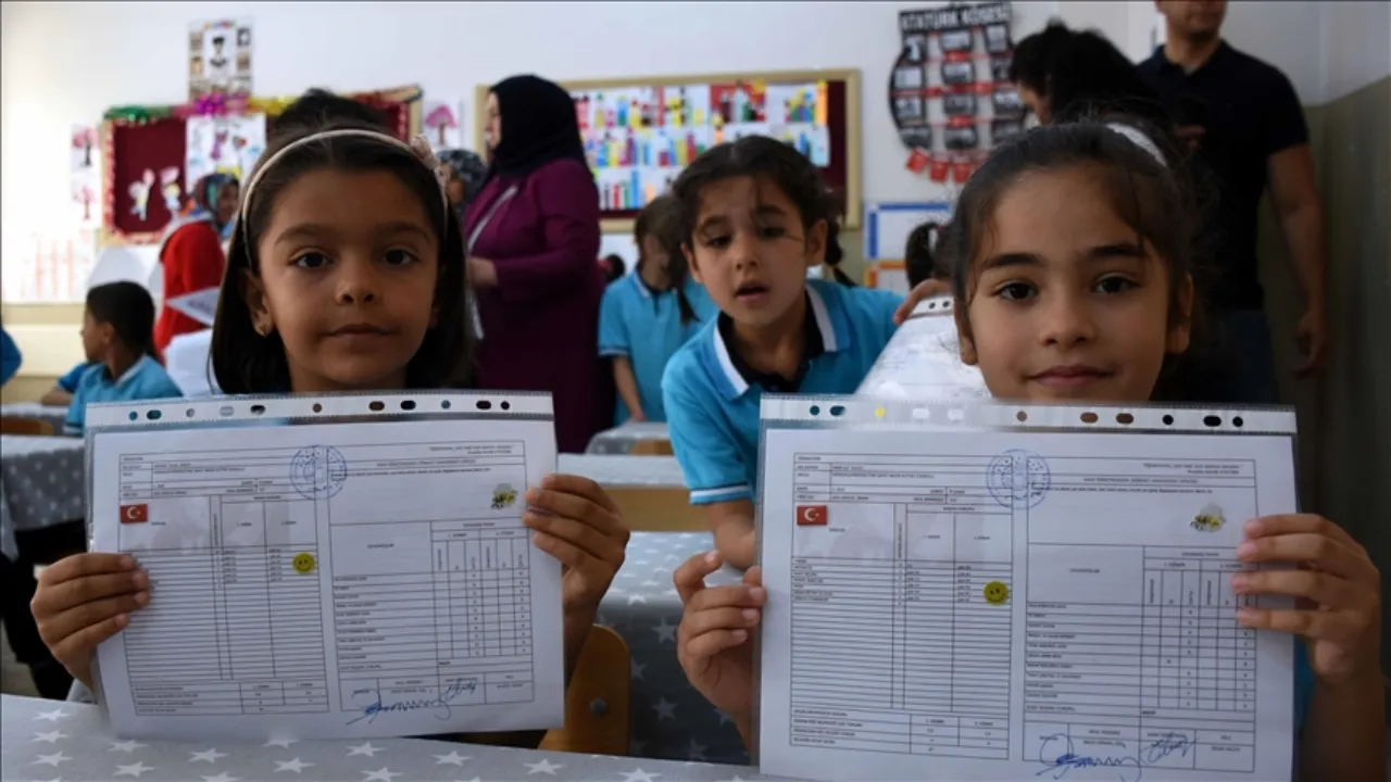 Yaz tatiline geri sayım! Okullar ne zaman kapanıyor, 2026 karne günü ne zaman?