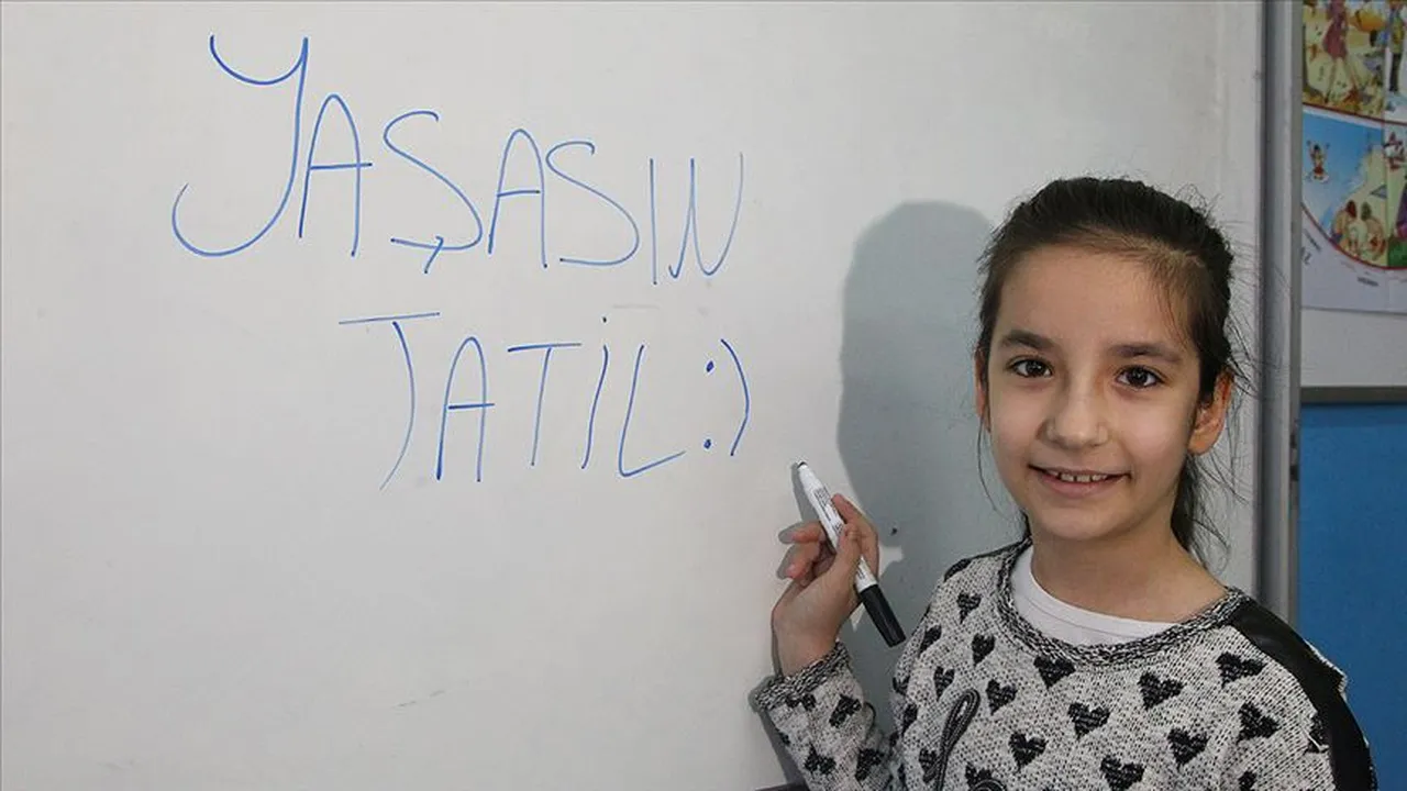 Yaz tatiline geri sayım! Okullar ne zaman kapanıyor, 2026 karne günü ne zaman?