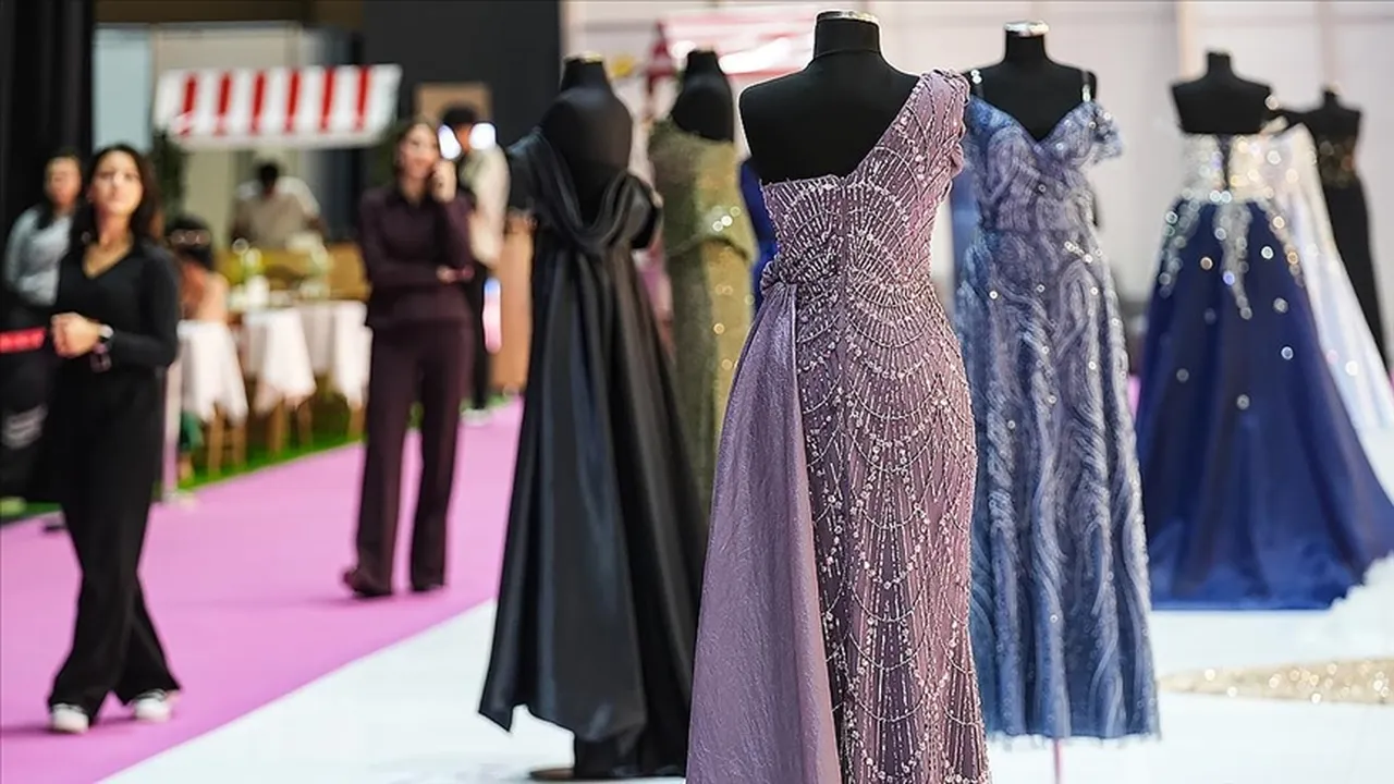 60 bin liralık elbise üçte bir fiyatına! İşte düğün ve mezuniyet sezonunda yeni trend