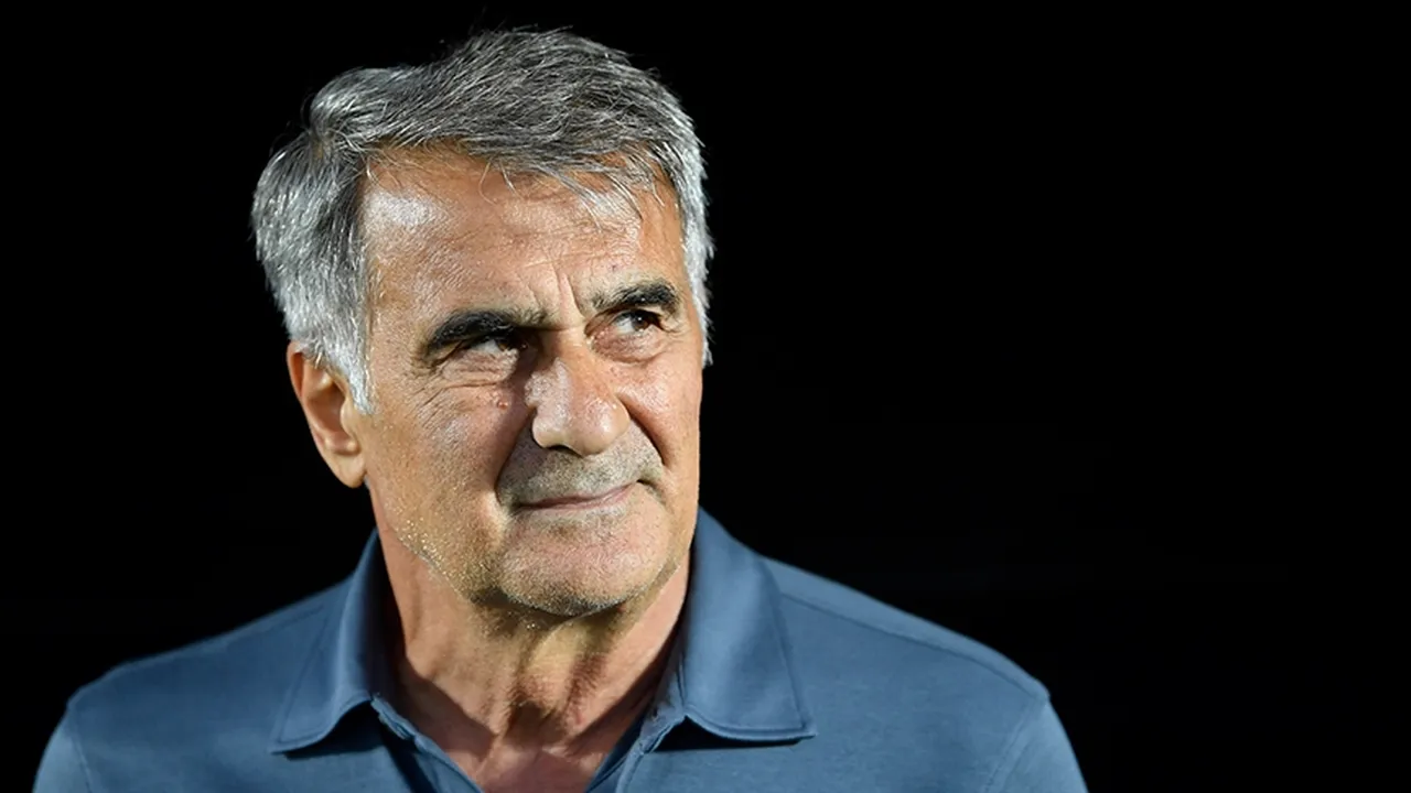 Şenol Güneş, A Milli Takım'ın 2002 yılında Dünya Üçüncülüğü sevinci yaşadı.yaptı.