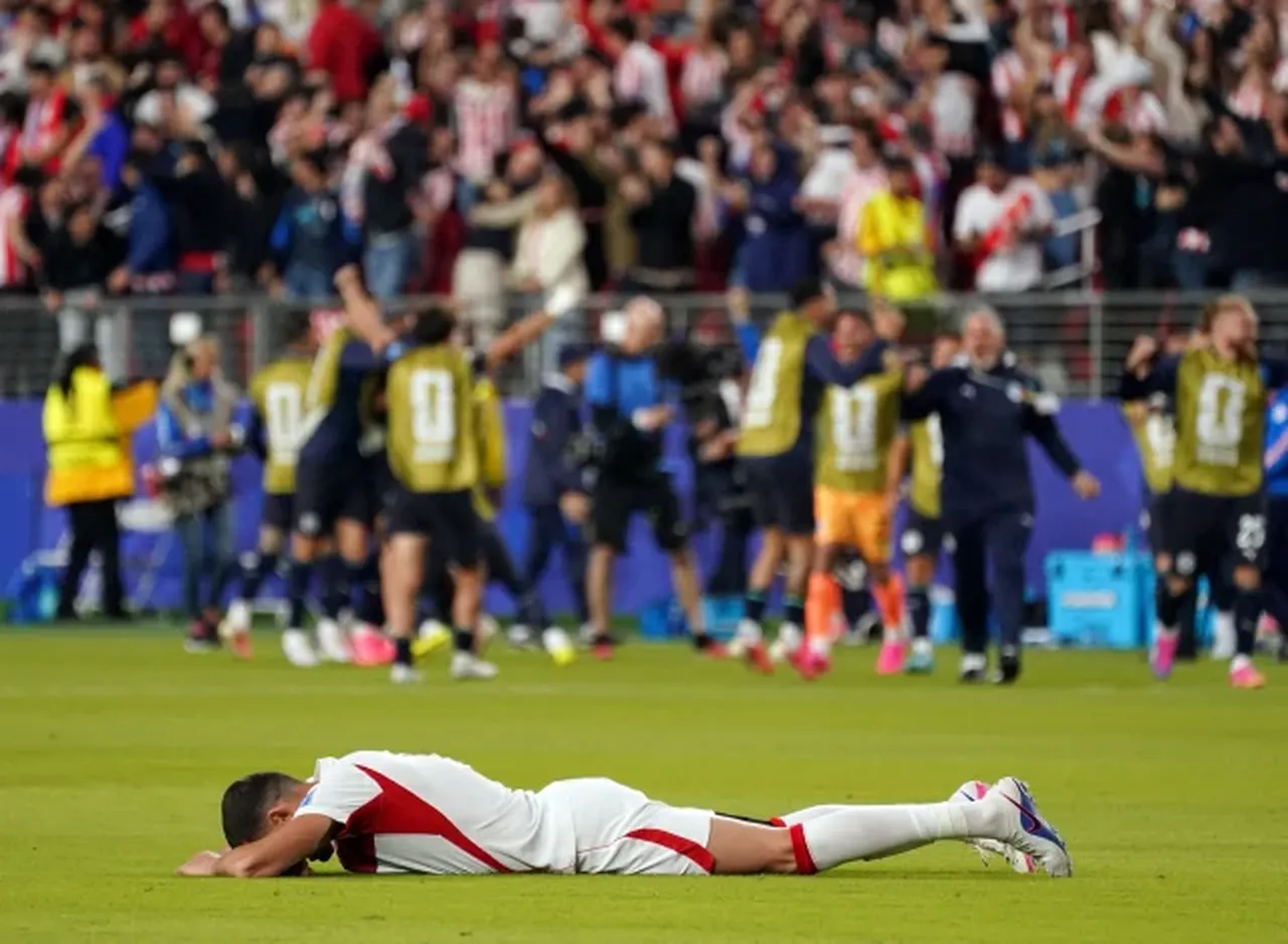 A Milli Futbol Takımı, 2026 FIFA Dünya Kupası D Grubu ikinci maçında uzun süre 10 kişi oynayan Paraguay'a 1-0 mağlup oldu
