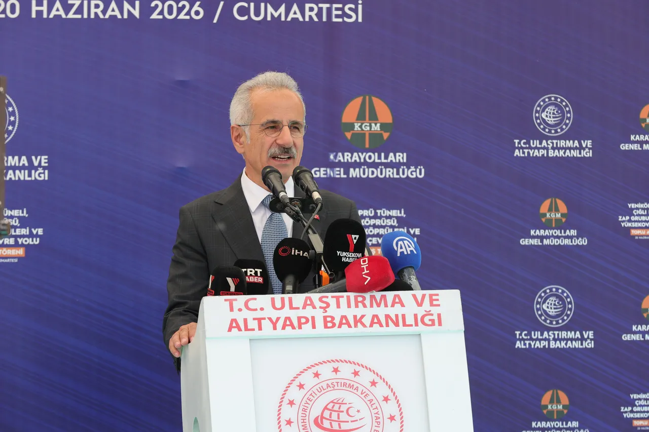 Bakan Uraloğlu müjdeyi Hakkari'den verdi: 35 dakikalık yol 10 dakikaya inecek