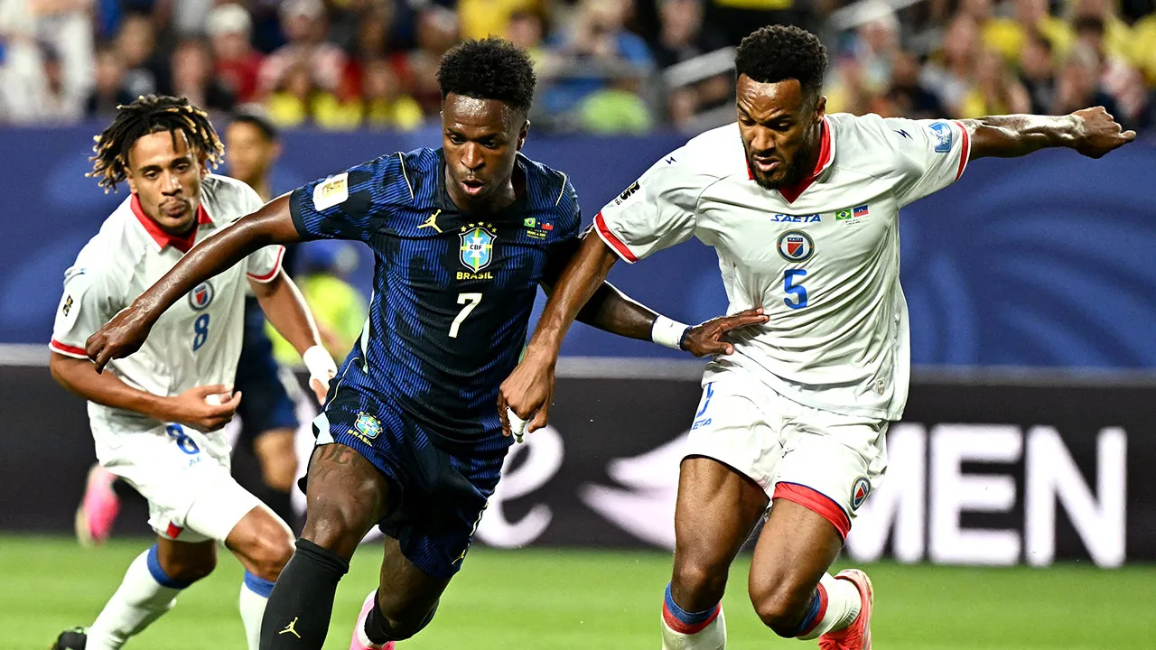 Brezilya, Haiti'nin fişini ilk yarıda çekti